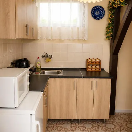 Cs-cs Vendeghaz Holiday home *